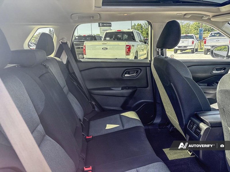 2024 Nissan Rogue AWD SV Moonroof