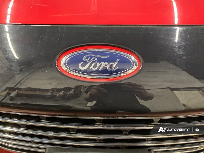 2022 Ford Escape Titanium Hybrid AWD