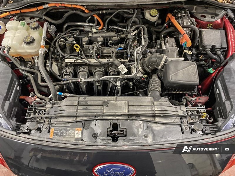 2022 Ford Escape Titanium Hybrid AWD