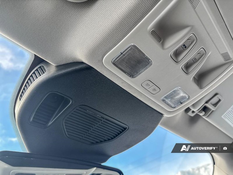 2022 Ford Escape Titanium Hybrid AWD