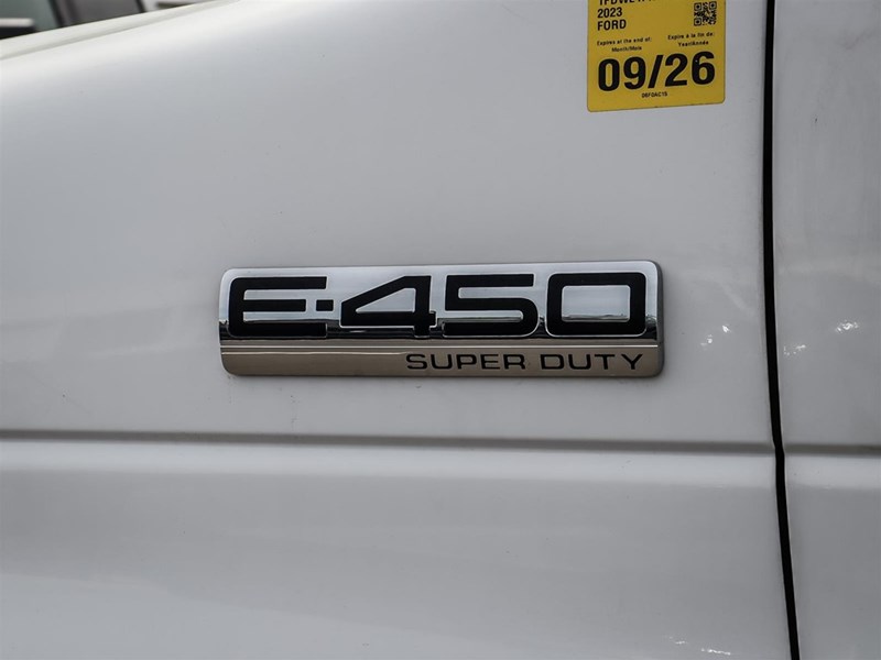 2023 Ford E-Series Cutaway E-450 DRW 158
