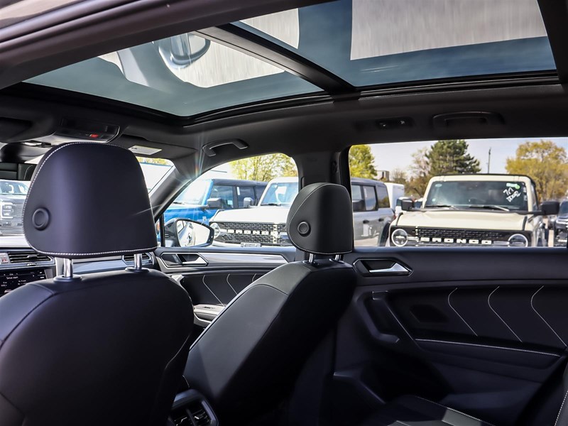 2023 Volkswagen Tiguan Comfortline R-Line Black Edition 4MOTION