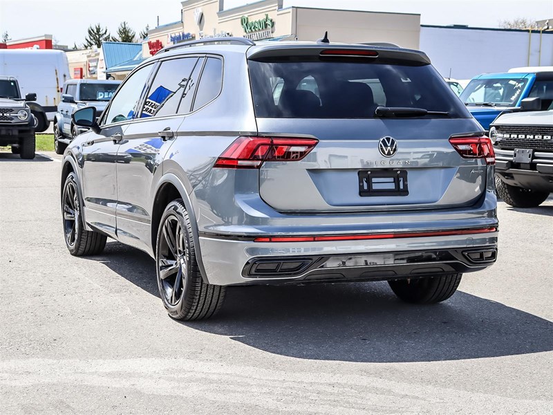 2023 Volkswagen Tiguan Comfortline R-Line Black Edition 4MOTION