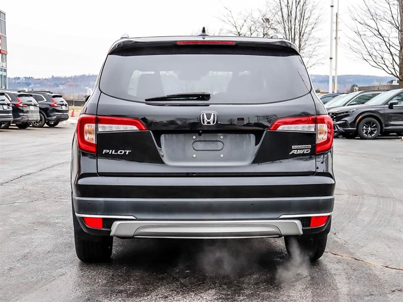 2021 Honda Pilot Touring 8-Passenger AWD