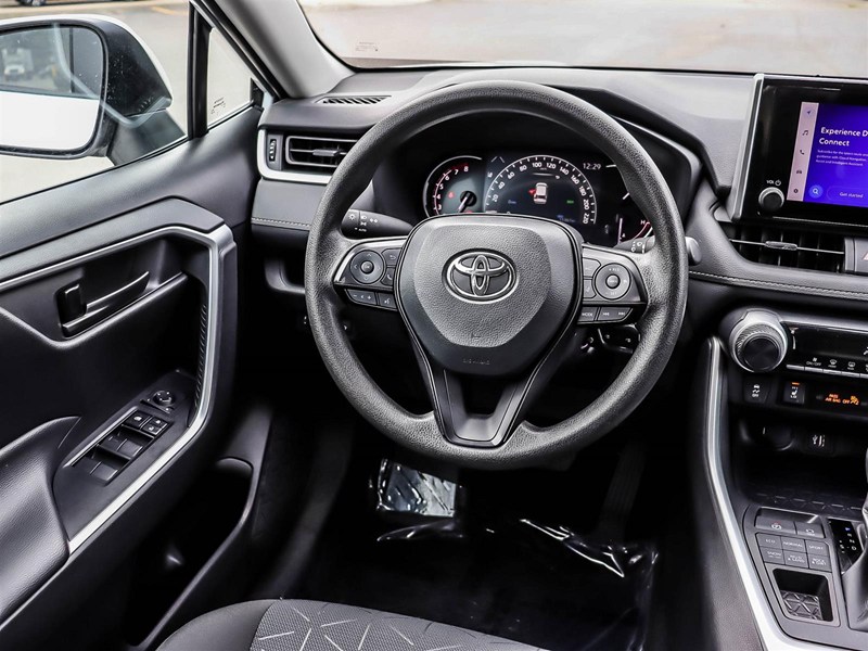 2025 Toyota RAV4 LE AWD