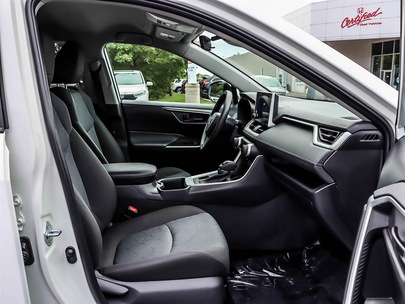 2025 Toyota RAV4 LE AWD