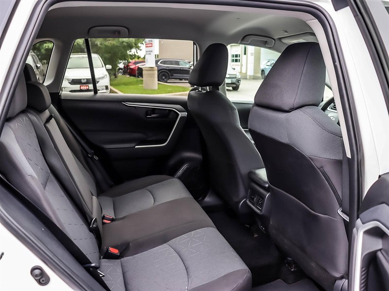 2025 Toyota RAV4 LE AWD