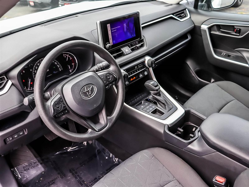 2025 Toyota RAV4 LE AWD