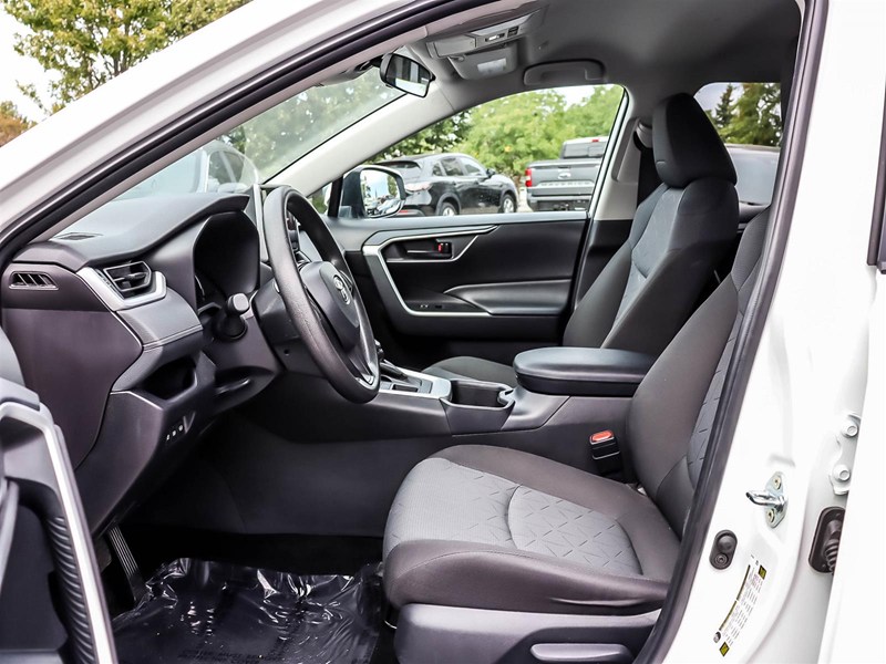 2025 Toyota RAV4 LE AWD
