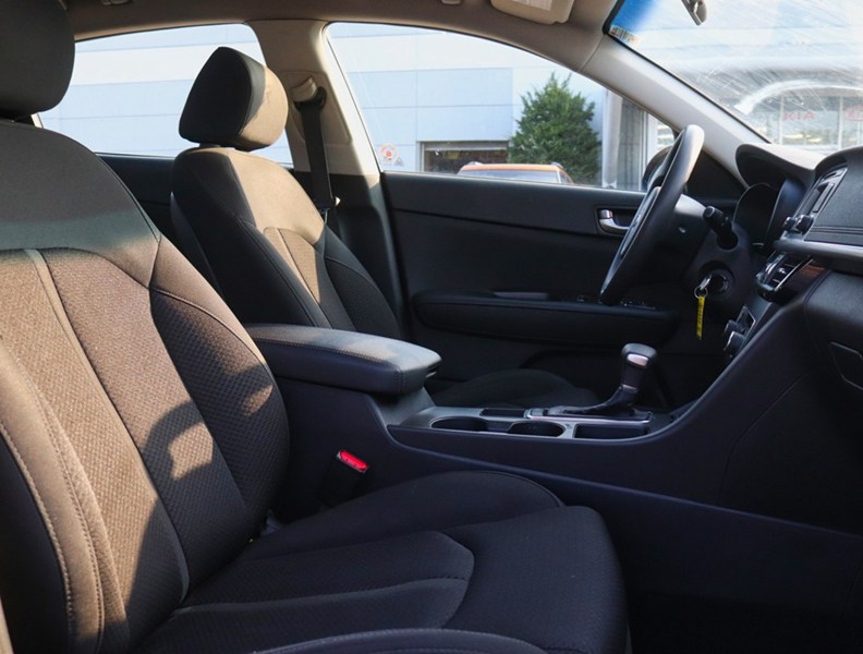 2016 Kia Optima 4dr Sdn LX