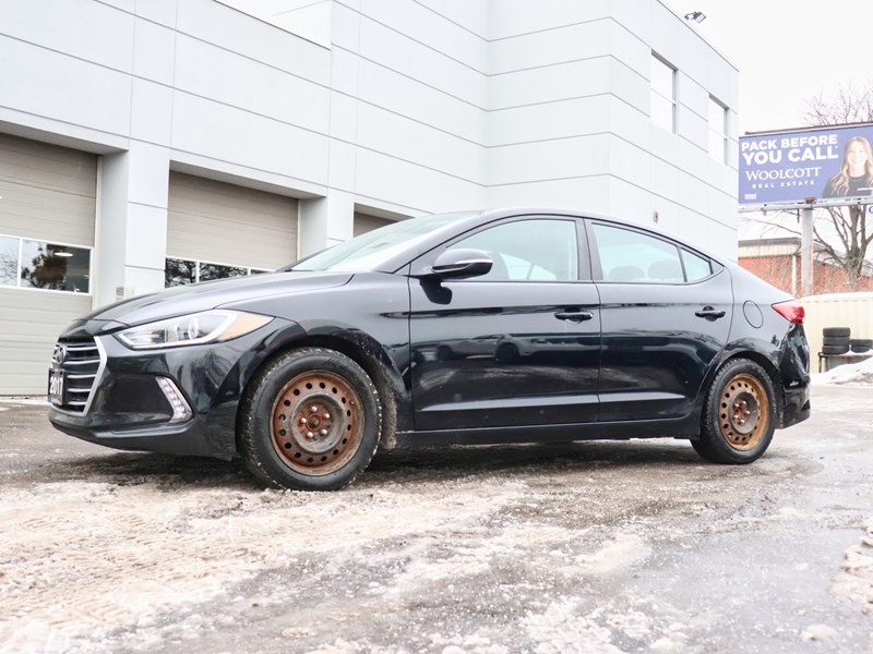 2017 Hyundai Elantra GLS | Heated Seats | Bluetooth | Smart Key