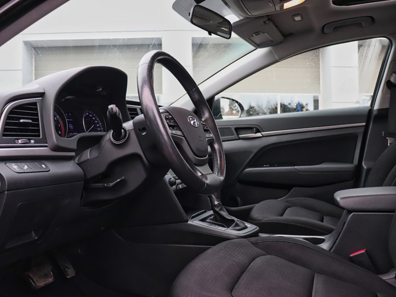 2017 Hyundai Elantra GLS | Heated Seats | Bluetooth | Smart Key