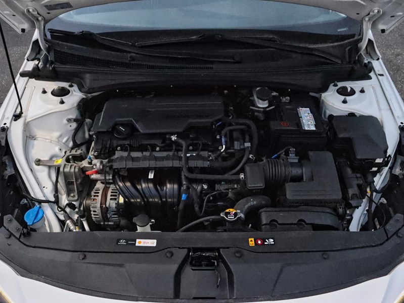 2022 Hyundai Elantra Preferred IVT