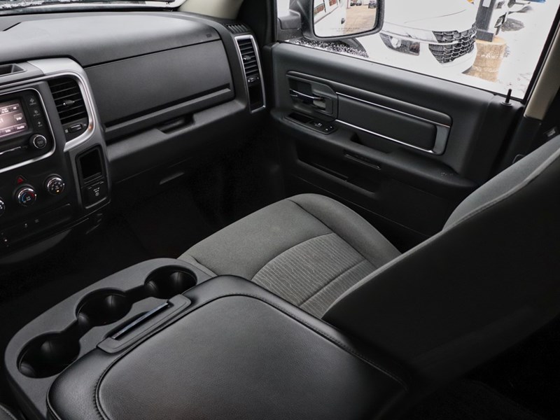 2022 RAM 1500 Classic SLT | Carplay | Heated Seats | Back Up Cam