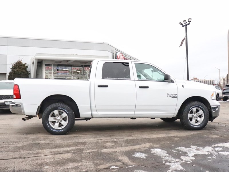 2022 RAM 1500 Classic SLT | Carplay | Heated Seats | Back Up Cam