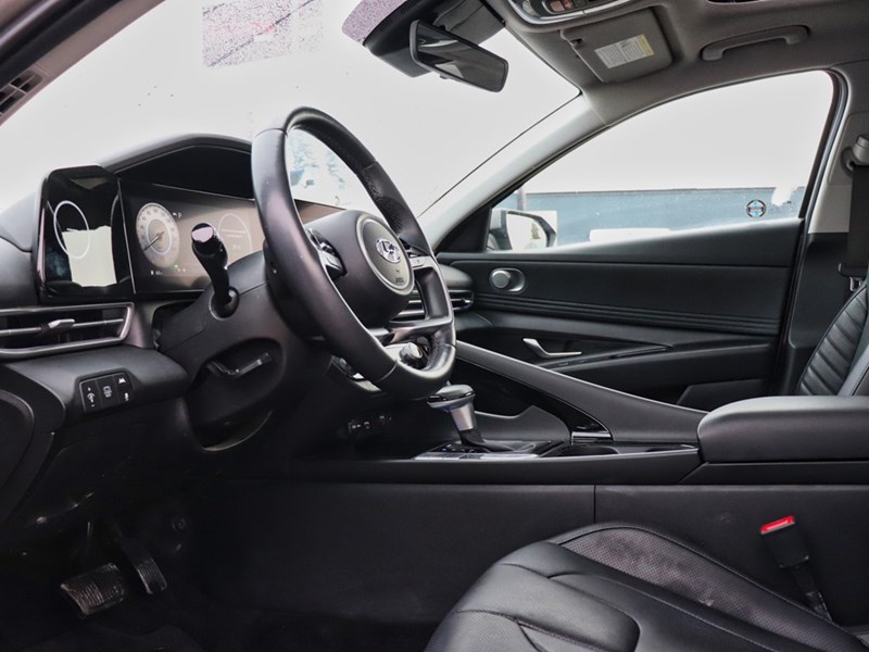 2023 Hyundai Elantra HEV Luxury | Heated & Cooled Seats | Great Fuel Saving