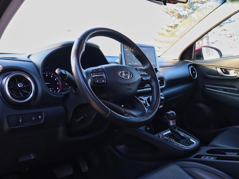 2023 Hyundai Kona Preferred AWD | Sun & Leather Package | Blind Spot