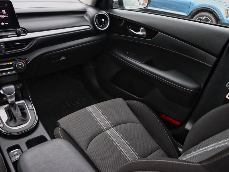 2023 Kia Forte EX Premium IVT