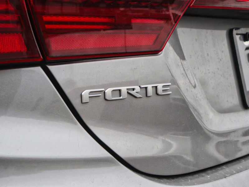 2023 Kia Forte SUNROOF | HEATED FRONT SEATS | SMART KEY WITH PUSH