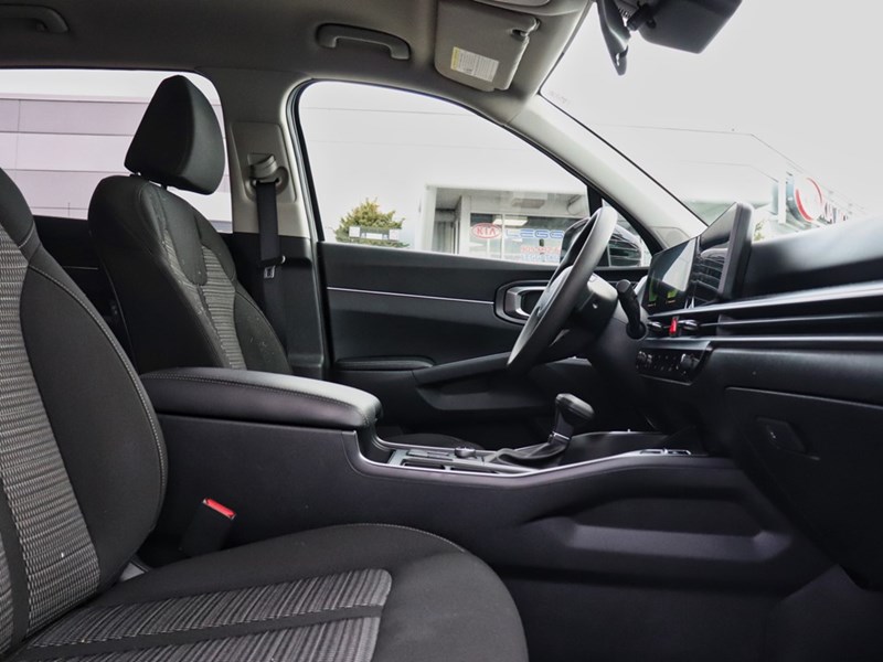 2024 Kia Sorento LX AWD | 7 Passenger | Heated Seats | Carplay