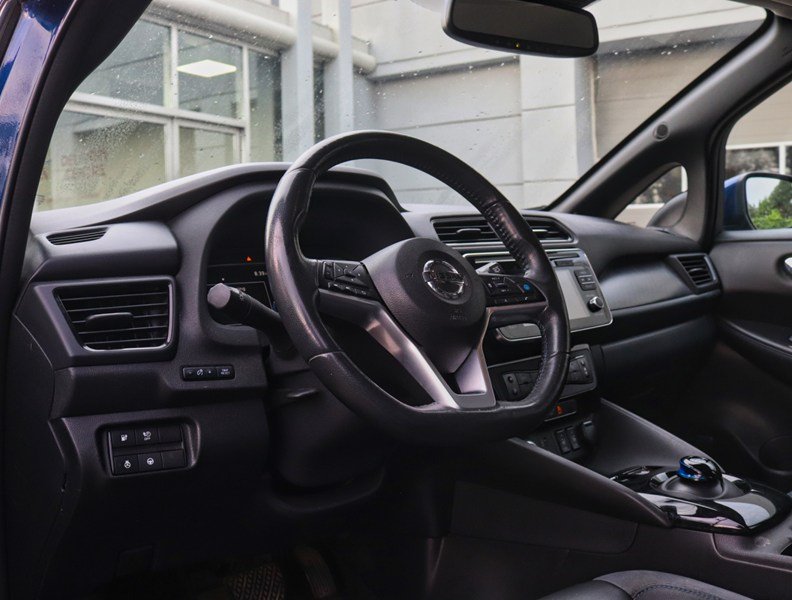 2018 Nissan LEAF SL Hatchback