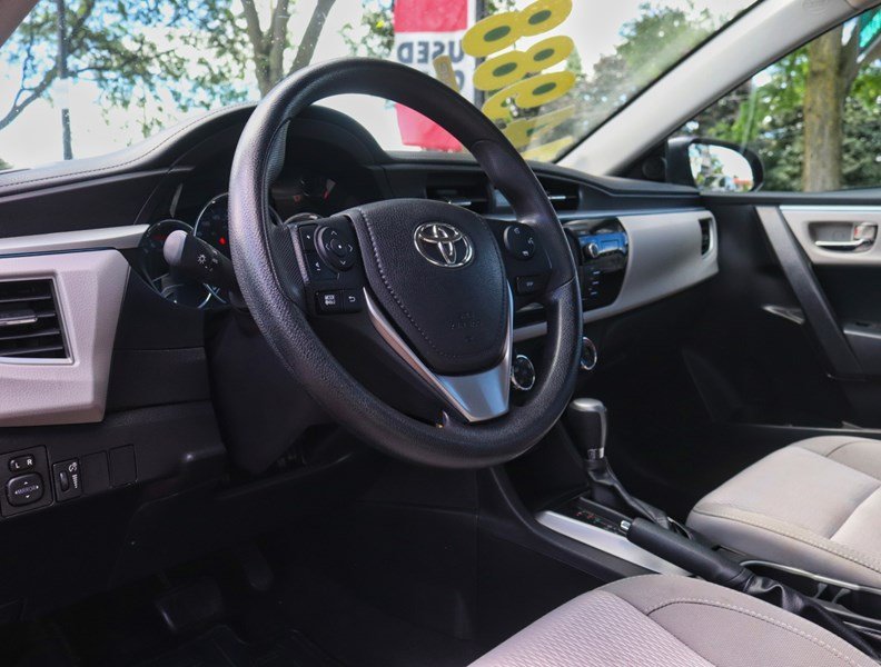 2015 Toyota Corolla 4dr Sdn CVT LE