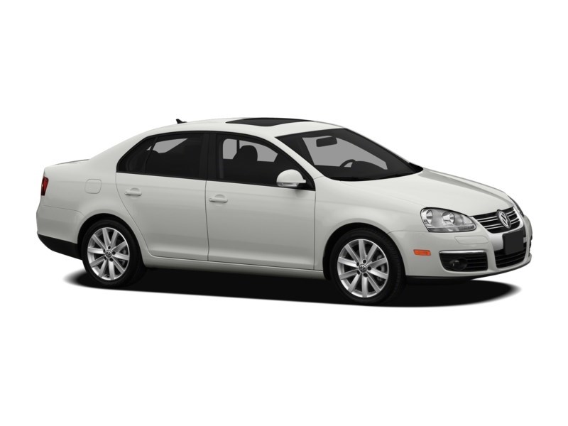 2010 Volkswagen Jetta 4dr 2.0T TSI Man Wolfsburg Exterior Shot 9
