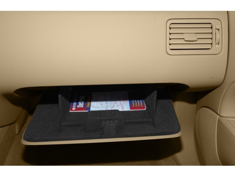 2011 Buick Lucerne 4dr Sdn CXL Interior Shot 4