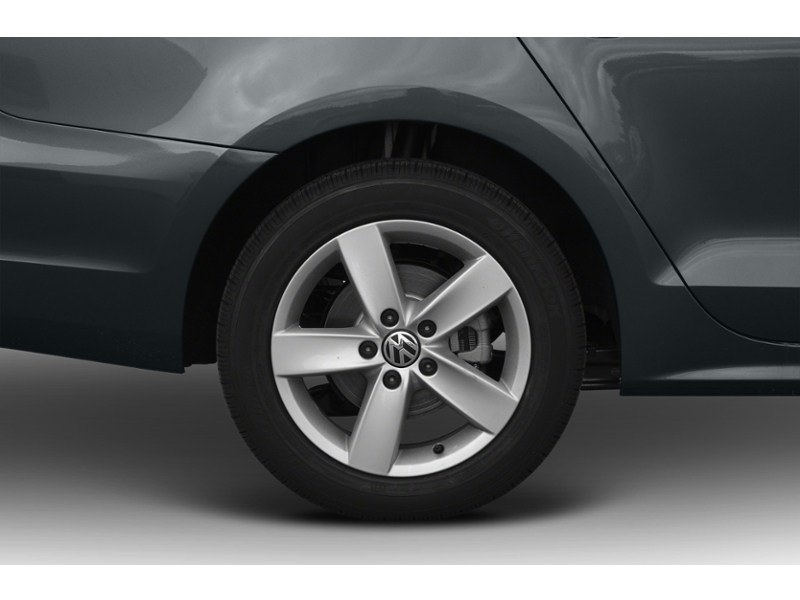 2011 Volkswagen Jetta Sedan 4dr 2.5L Auto Comfortline Exterior Shot 5