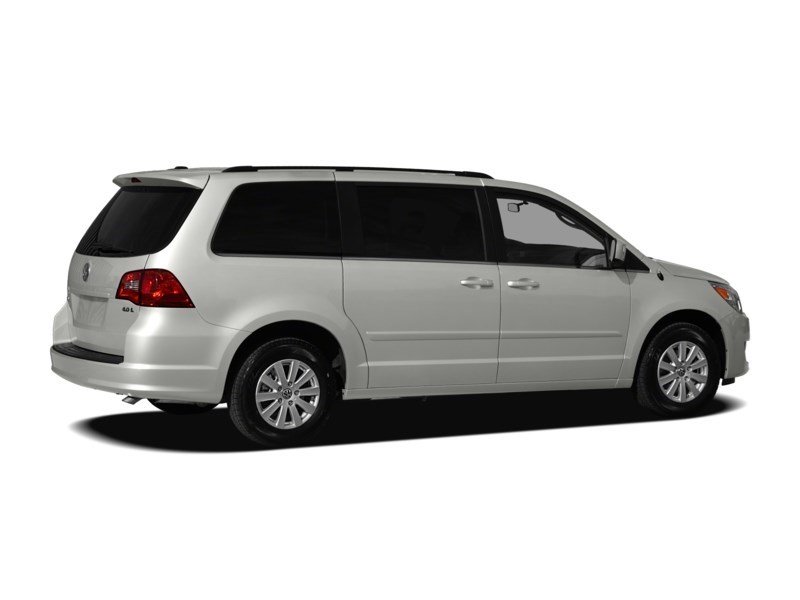2011 Volkswagen Routan 4dr Wgn Comfortline Exterior Shot 2
