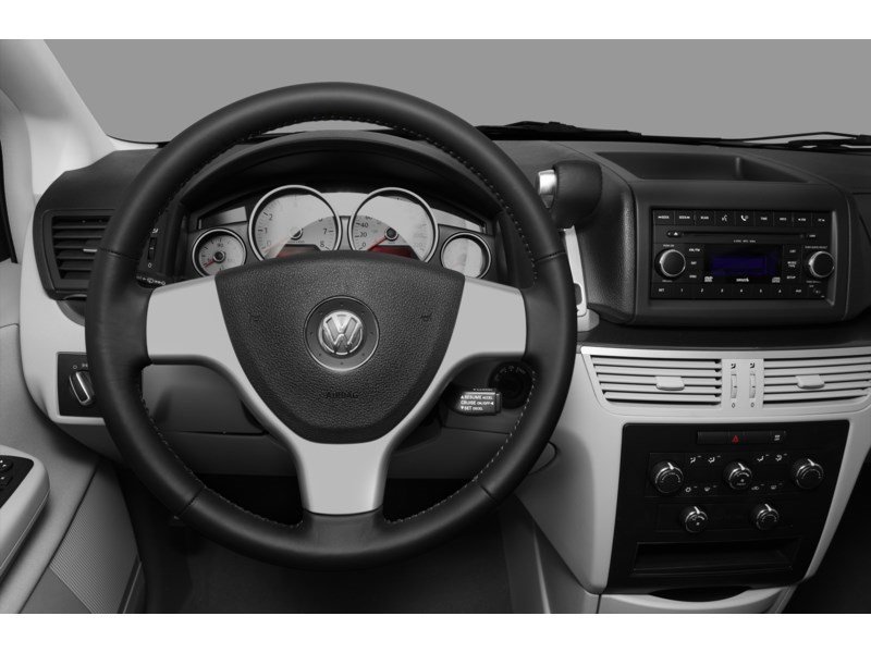 2011 Volkswagen Routan 4dr Wgn Comfortline Interior Shot 3