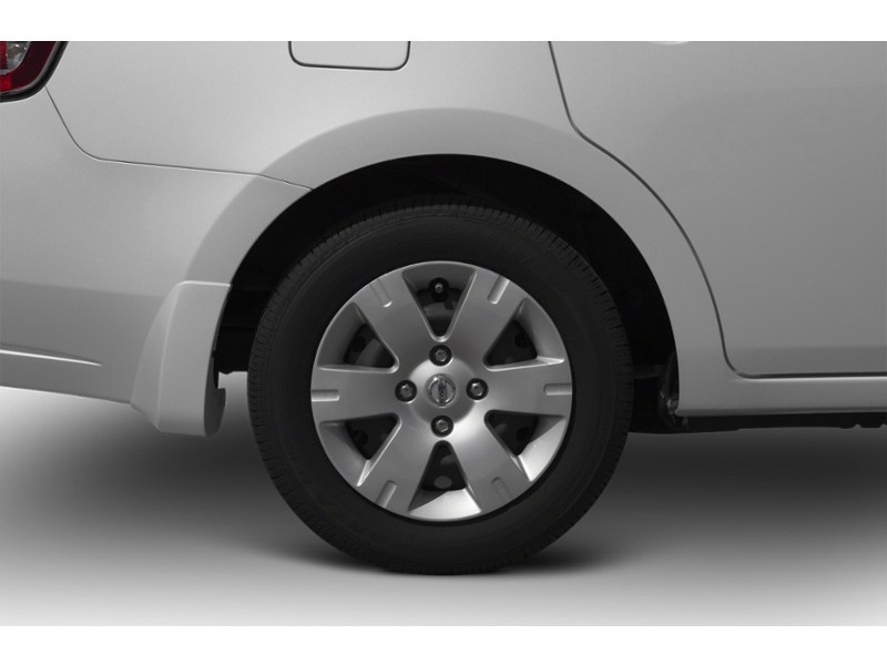 2012 Nissan Sentra 4dr Sdn I4 CVT 2.0 Exterior Shot 5