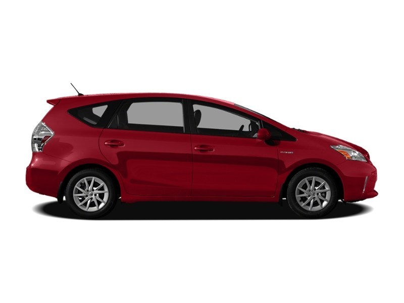 2012 Toyota Prius v 5dr HB Exterior Shot 16