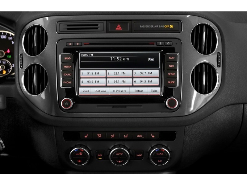 2012 Volkswagen Tiguan 4dr Auto Comfortline 4Motion Interior Shot 2