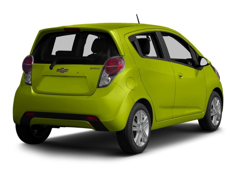 2013 Chevrolet Spark 5dr HB Auto 1LT Exterior Shot 2