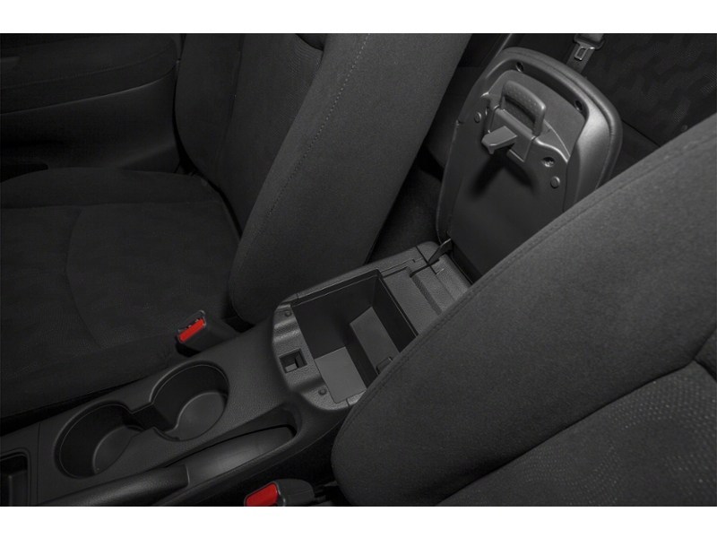 2013 Nissan Sentra 4dr Sdn Man S Interior Shot 8
