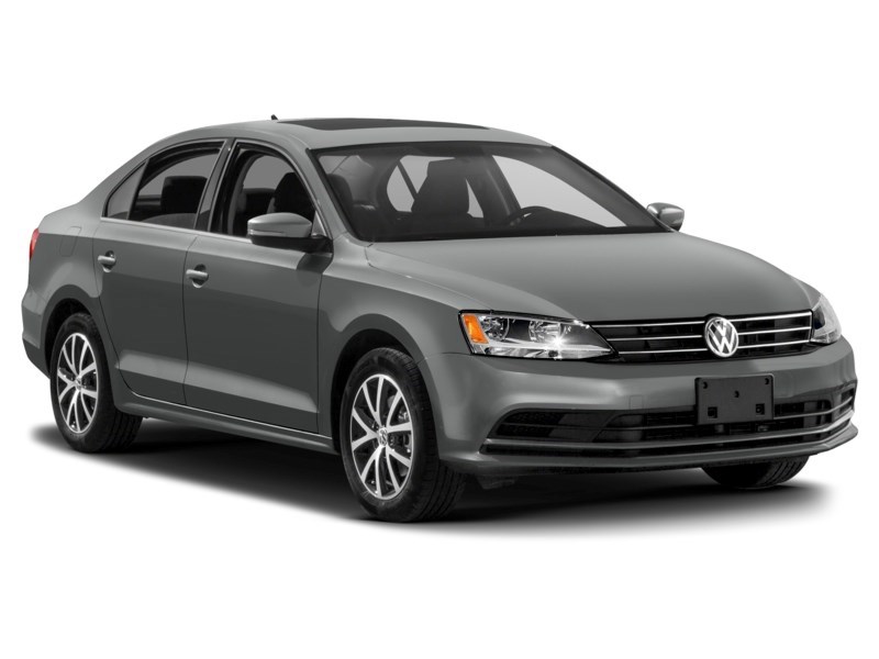 2017 Volkswagen Jetta 4dr 1.4 TSI Auto Wolfsburg Edition Exterior Shot 9