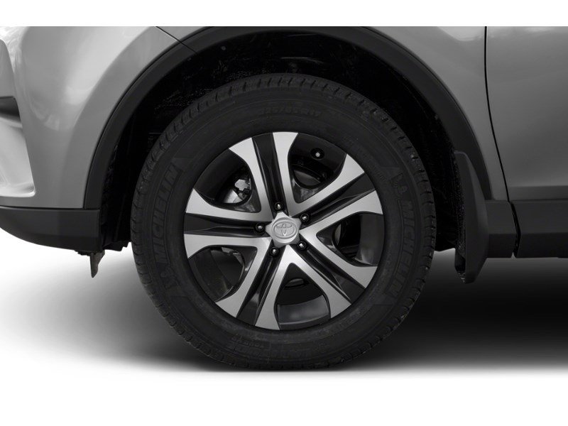 2016 Toyota RAV4 FWD 4dr LE Exterior Shot 5