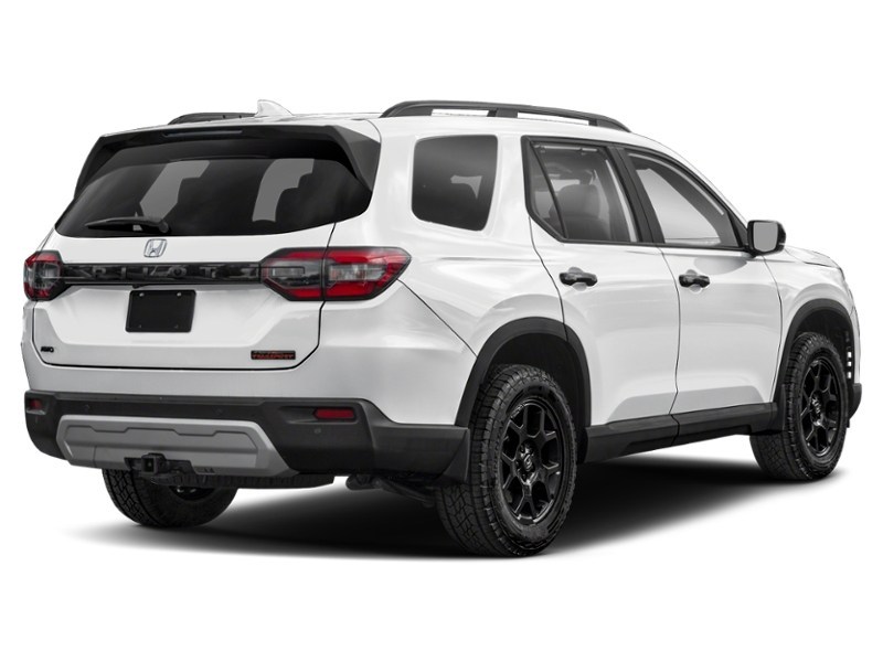2023 Honda Pilot TrailSport AWD Exterior Shot 2