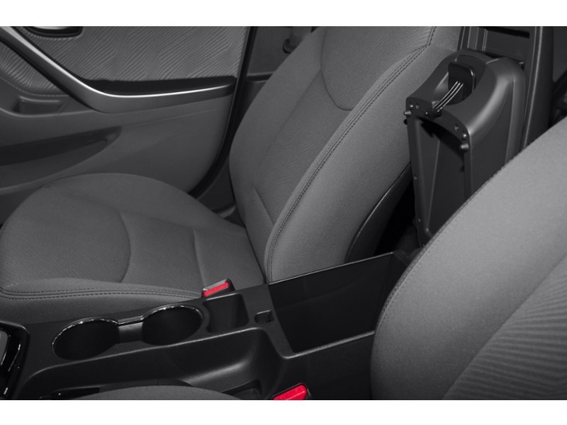 2013 Hyundai Elantra 4dr Sdn Man GL Interior Shot 7