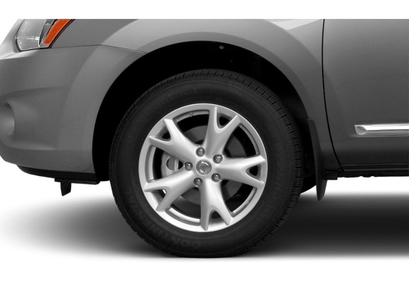 2013 Nissan Rogue FWD 4dr SV Exterior Shot 5