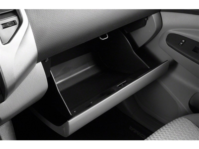 2015 Toyota Tacoma 4WD Access Cab I4 Man Interior Shot 4