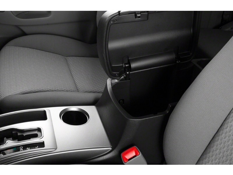 2015 Toyota Tacoma 4WD Access Cab I4 Man Interior Shot 8