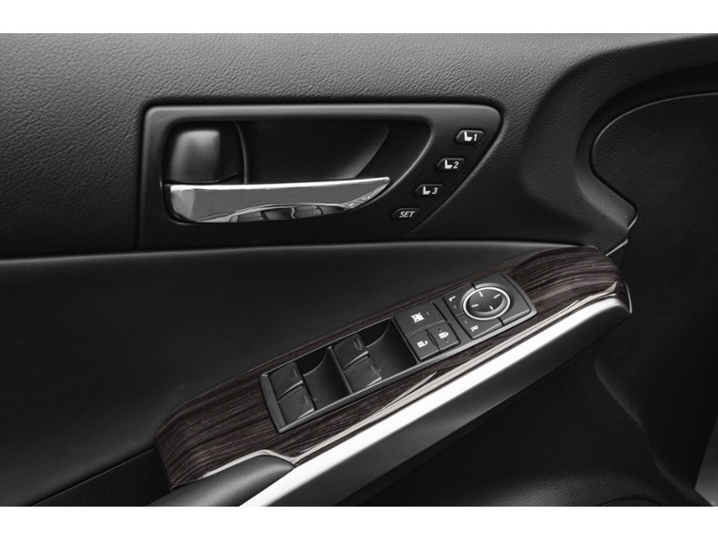 2015 Lexus IS 250 4dr Sdn AWD Exterior Shot 11