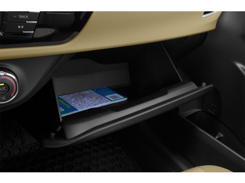 2016 Toyota Corolla 4dr Sdn CVT LE Interior Shot 4