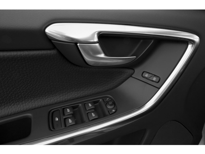 2017 Volvo XC60 AWD 5dr T5 Special Edition Premier Exterior Shot 14