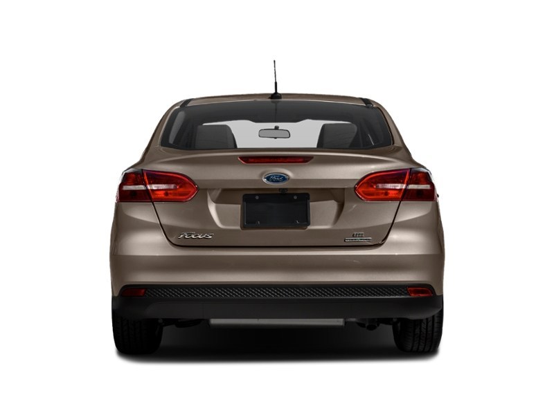 2016 Ford Focus 4dr Sdn SE Exterior Shot 8