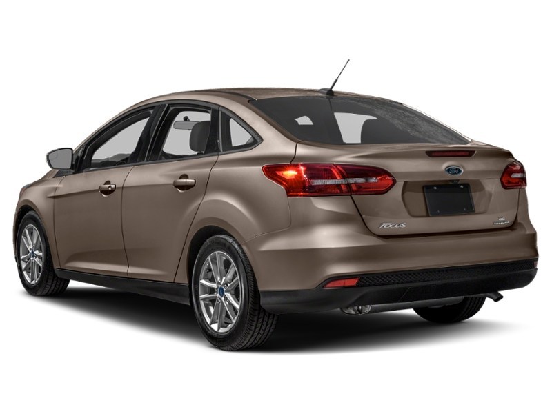 2016 Ford Focus 4dr Sdn SE Exterior Shot 10
