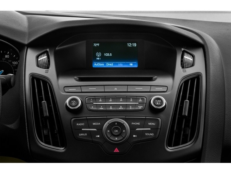 2016 Ford Focus 4dr Sdn SE Interior Shot 2