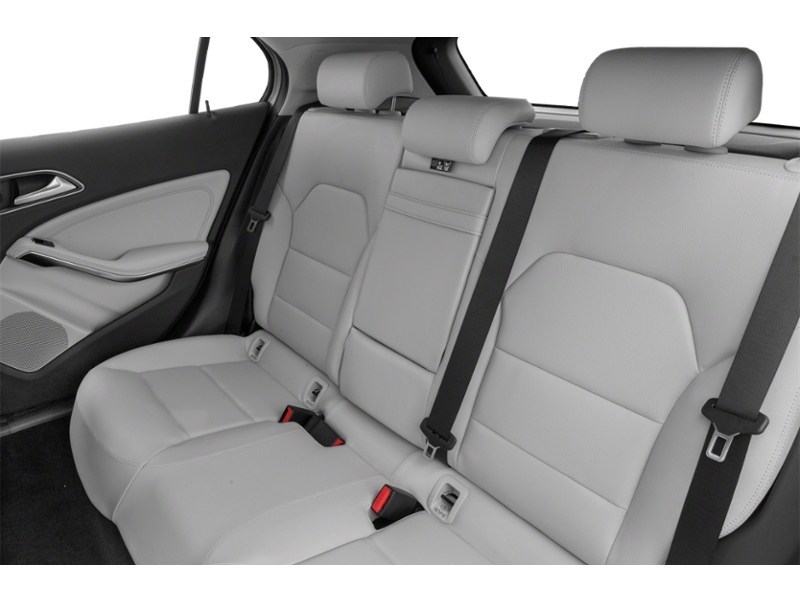 2015 Mercedes-Benz GLA-Class 4MATIC 4dr GLA 250 Interior Shot 6